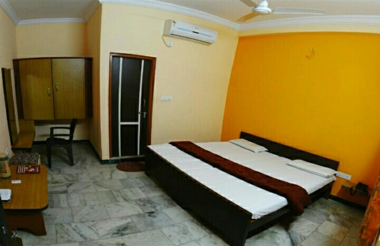 Ganga Palace Hotel Ujjain Luaran gambar